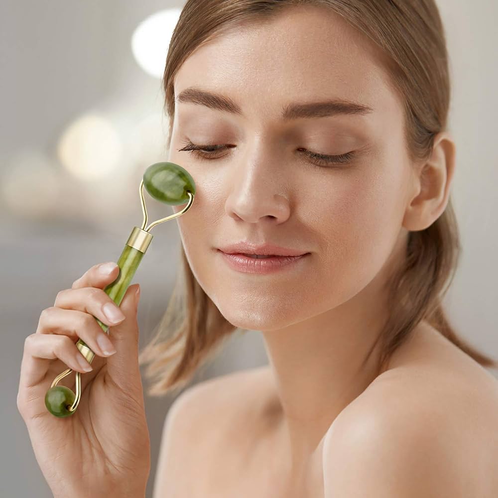 Rouleau de Jade — Soin Visage Anti-Âge & Drainage